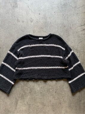 Billabong (S) Striped Sweater Knit Cropped Black and White #beach #coastal